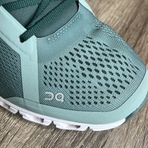 On cloud cloudflow 2.0 sea limelight 9 NWOT - Picture 13 of 13